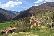 01 Partenza da Vedeseta (820 m) per la valle e le 'Sorgenti dell'Enna' 